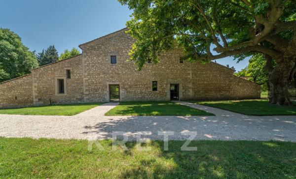 Domaine d'exception à Avignon – Mas provençal rénové de 585m2 avec 8 suites, piscine et 1 hectare de