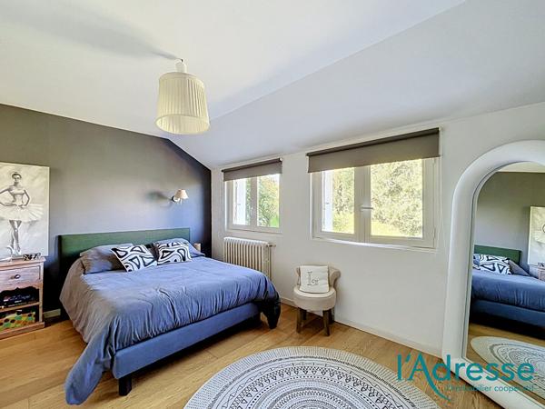 LAVAL RIVE DROITE- MAISON DE VILLE AVEC JARDIN