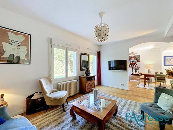 LAVAL RIVE DROITE- MAISON DE VILLE AVEC JARDIN