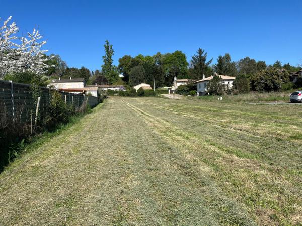 Hangar 411 m² sur terrain de 2852 m² ARVEYRES