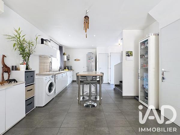 Maison à vendre 4 pièces 75 m² Gignac-la-Nerthe
