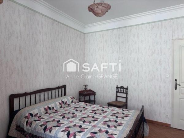 Maison de ville élégante, à proximité de toutes les commodités