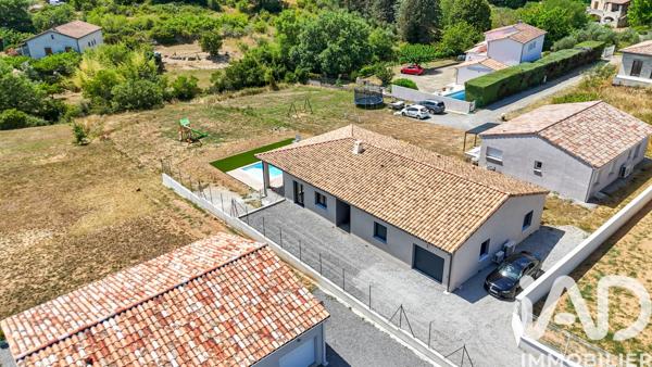 Maison à vendre 4 pièces 133 m² Saint-Étienne-de-Fontbellon