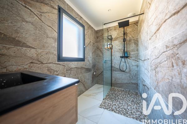 Maison à vendre 4 pièces 133 m² Saint-Étienne-de-Fontbellon