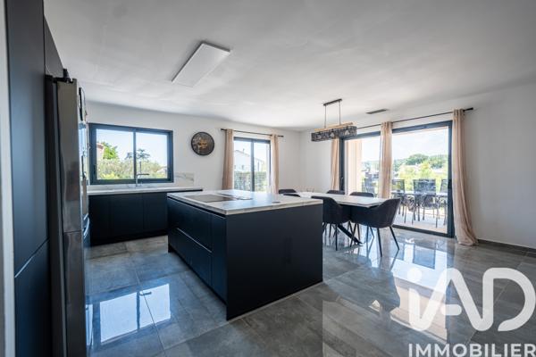 Maison à vendre 4 pièces 133 m² Saint-Étienne-de-Fontbellon