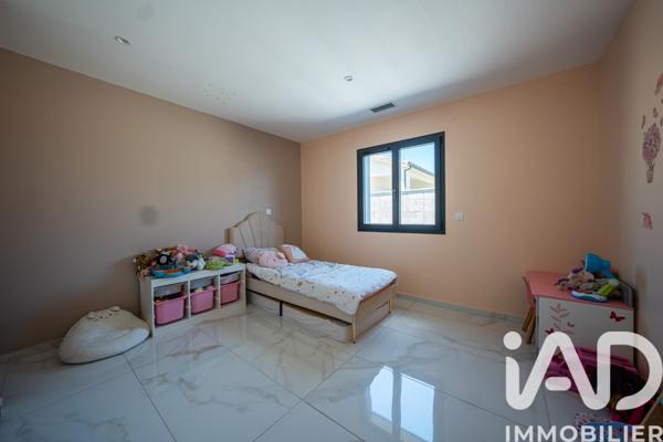 Maison à vendre 4 pièces 133 m² Saint-Étienne-de-Fontbellon