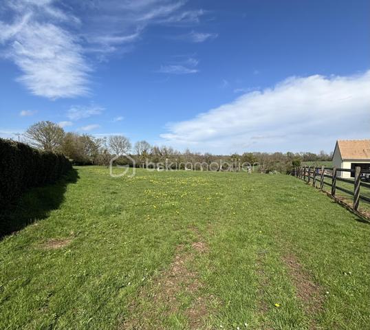 Terrain de 1 628 m²