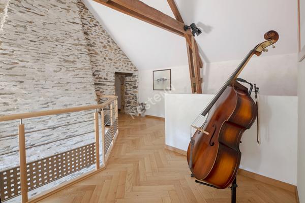 Maison de prestige à vendre à Amanlis - 5 pièces, grand terrain, charme et volume