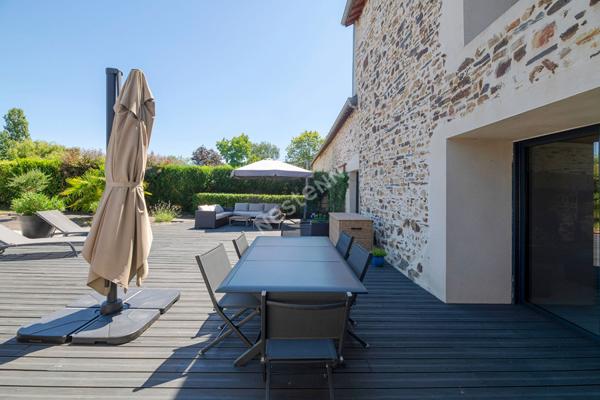 Maison de prestige à vendre à Amanlis - 5 pièces, grand terrain, charme et volume
