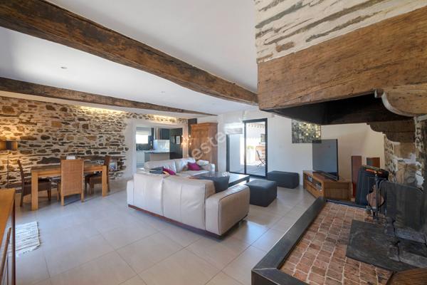 Maison de prestige à vendre à Amanlis - 5 pièces, grand terrain, charme et volume
