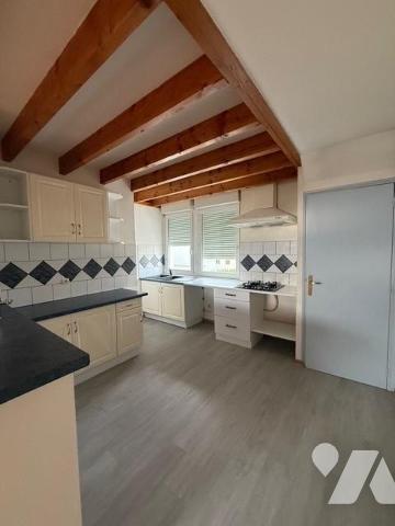 ANGERS GARE/PASSERELLE T4 AU DERNIER ETAGE