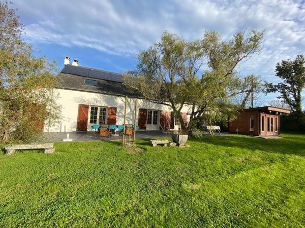COUERON- Maison 10 pièces, 6 chambres sur une parcelle de 9335 m²