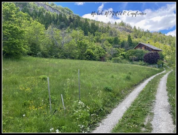 Terrain à vendre de 744,00 m² CHAMPCELLA (05)