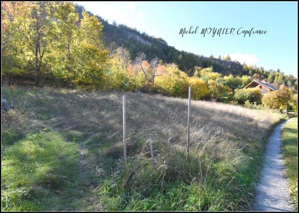 Terrain à vendre de 744,00 m² CHAMPCELLA (05)