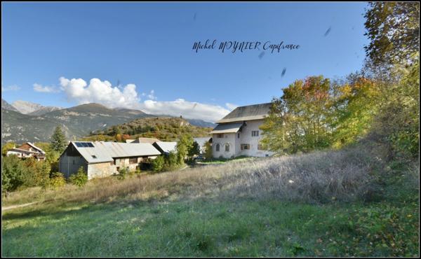 Terrain à vendre de 744,00 m² CHAMPCELLA (05)