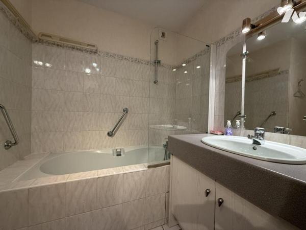 APPARTEMENT EN HYPER CENTRE-VILLE