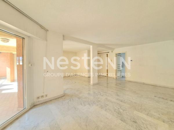 Centre ville T3 77 m², étage élevé, tout à pied, parking privatif +cave