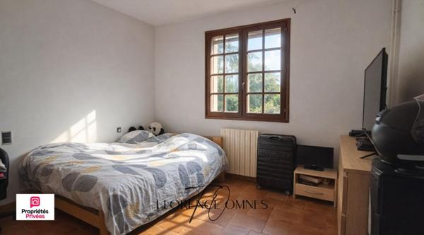 TREBES - Maison familiale - 5 chambres -196 m² avec piscine, grand garage et terrain arboré