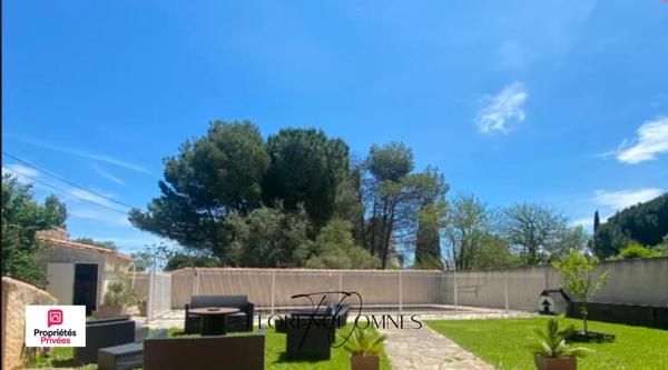 TREBES - Maison familiale - 5 chambres -196 m² avec piscine, grand garage et terrain arboré