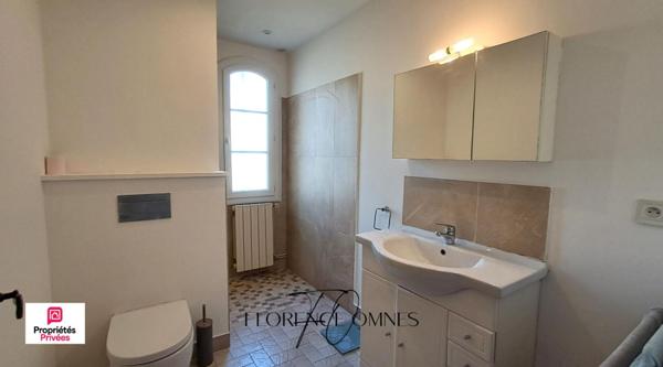 TREBES - Maison familiale - 5 chambres -196 m² avec piscine, grand garage et terrain arboré