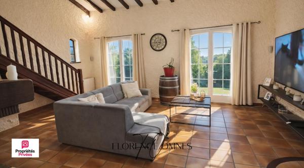 TREBES - Maison familiale - 5 chambres -196 m² avec piscine, grand garage et terrain arboré