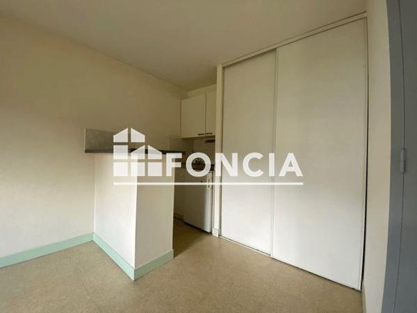 Location Studio 21.26 m² - 38 RUE DE LA CHARLETTERIE Buxerolles 86180