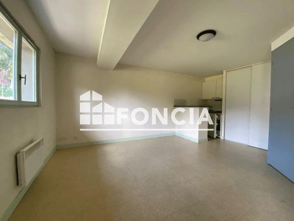 Location Studio 21.26 m² - 38 RUE DE LA CHARLETTERIE Buxerolles 86180