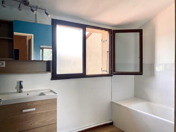 Sarras (07370) Maison 100 m² avec jardins et garage - SARRAS