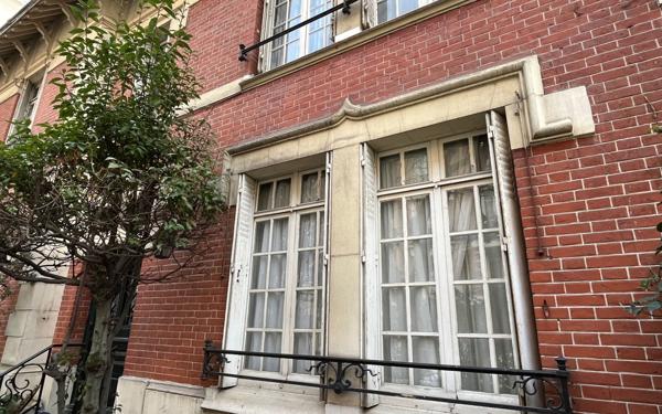 Maison à vendre    8 pièces • 182,60 m2 Vincennes