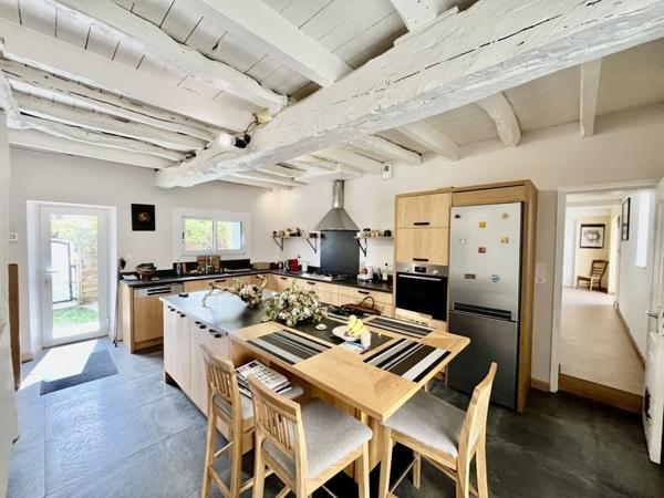 Maison 339 000 € Castres 6 p 216 m² DPE C