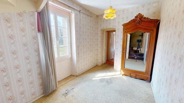 Jolie maison familiale avec volumes, dépendance et grenier aménageable