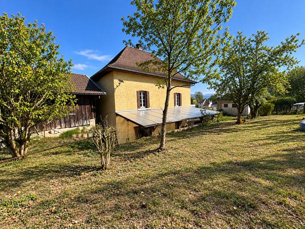 Jolie maison familiale avec volumes, dépendance et grenier aménageable