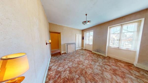 Jolie maison familiale avec volumes, dépendance et grenier aménageable
