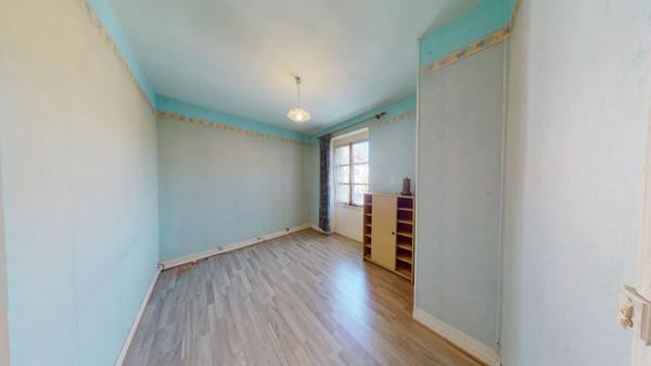 Jolie maison familiale avec volumes, dépendance et grenier aménageable
