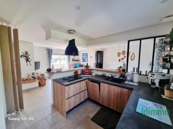 A découvrir Draguignan jolie villa F4 de 101m+dépendance garage terrasse 450m de terrain 399000€ crn2402 dpe B Draguignan (83300)