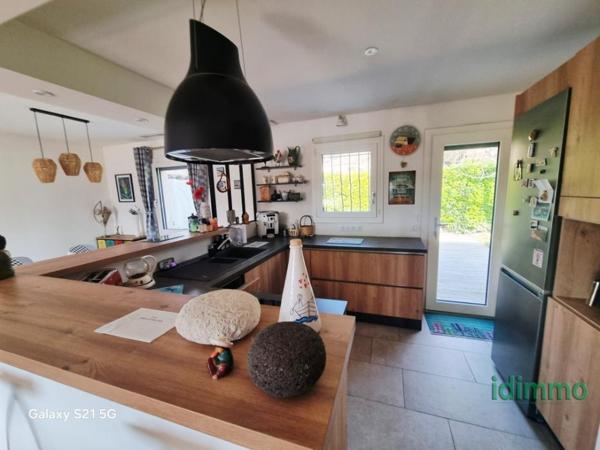 A découvrir Draguignan jolie villa F4 de 101m+dépendance garage terrasse 450m de terrain 399000€ crn2402 dpe B Draguignan (83300)