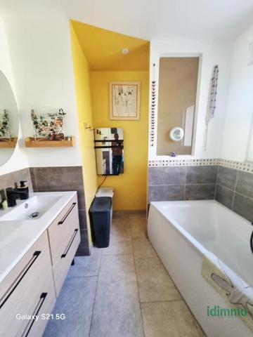 A découvrir Draguignan jolie villa F4 de 101m+dépendance garage terrasse 450m de terrain 399000€ crn2402 dpe B Draguignan (83300)