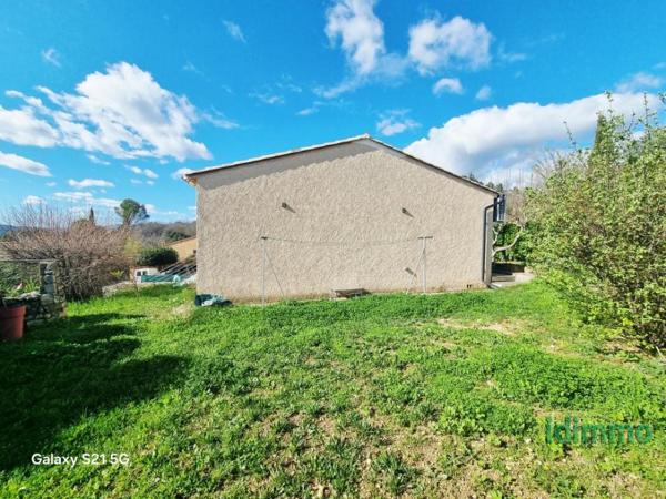 A découvrir Draguignan jolie villa F4 de 101m+dépendance garage terrasse 450m de terrain 399000€ crn2402 dpe B Draguignan (83300)