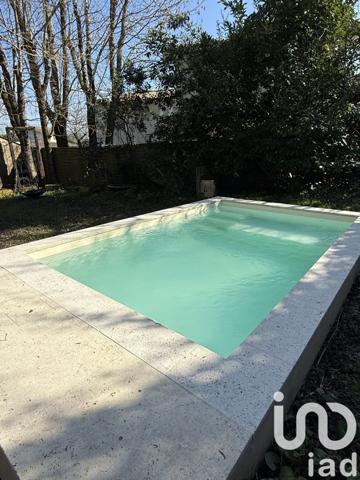 Maison 9 pièces de 214 m² à Tresses (33370)