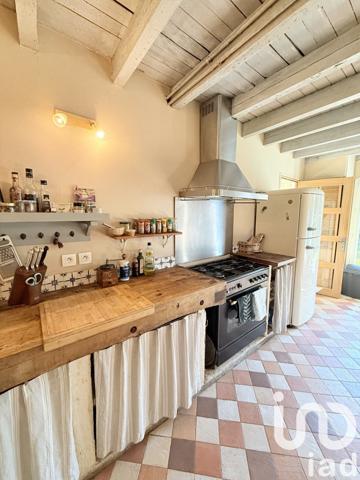 Maison 9 pièces de 214 m² à Tresses (33370)