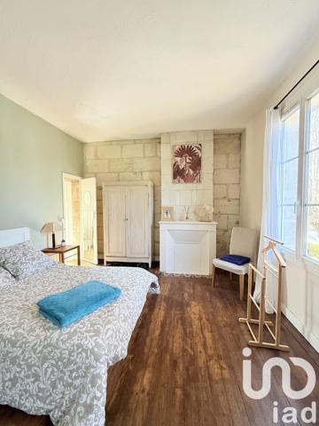 Maison 9 pièces de 214 m² à Tresses (33370)