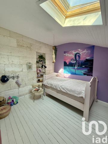 Maison 9 pièces de 214 m² à Tresses (33370)