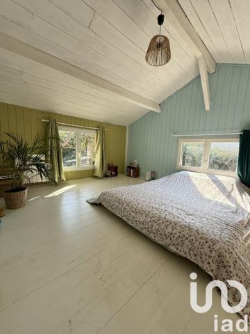 Maison 9 pièces de 214 m² à Tresses (33370)