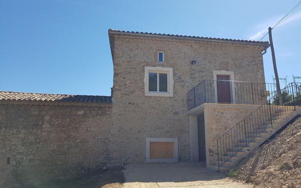 Appartement à louer    3 pièces •  Saint-Paulet-de-Caisson