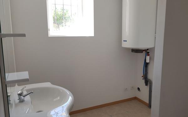 Appartement à louer    3 pièces •  Saint-Paulet-de-Caisson