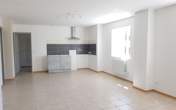 Appartement à louer    3 pièces •  Saint-Paulet-de-Caisson