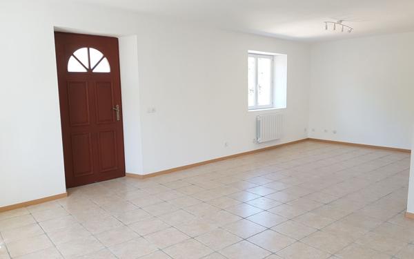 Appartement à louer    3 pièces •  Saint-Paulet-de-Caisson