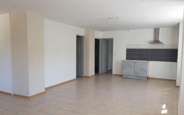 Appartement à louer    3 pièces •  Saint-Paulet-de-Caisson