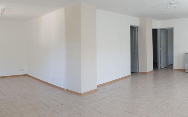 Appartement à louer    3 pièces •  Saint-Paulet-de-Caisson