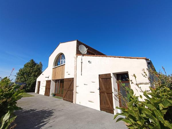 Maison à Challans, 85300 - 10 pièces 360m²